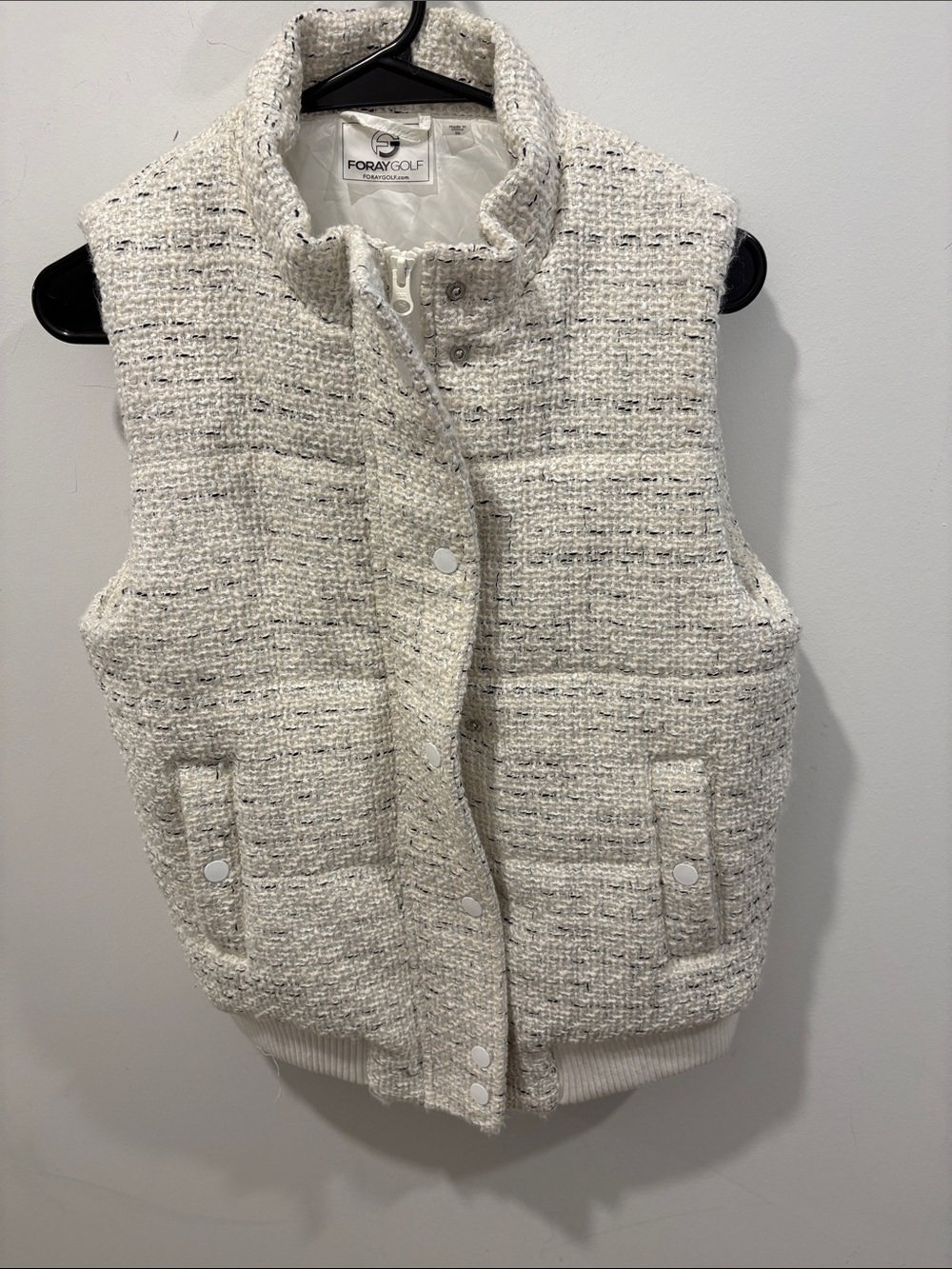 Foray Golf Tweed buckle  Puffer Vest in white